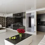 Apartment Grand Supreme Jacuzzi By Liuksai