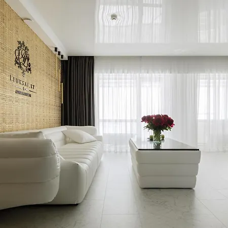 Grand Supreme Jacuzzi By Liuksai Lägenhet *