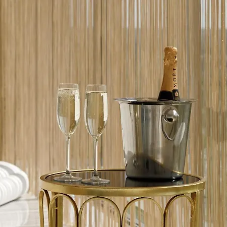 Grand Supreme Jacuzzi By Liuksai Lägenhet