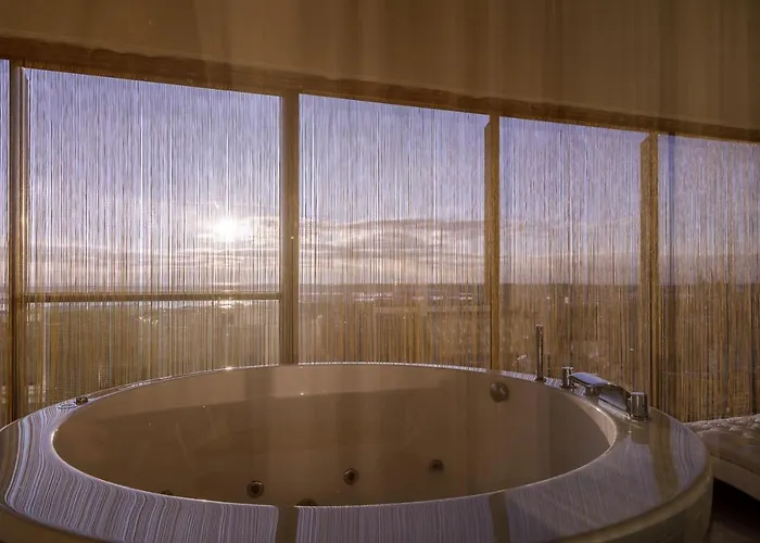 Grand Supreme Jacuzzi By Liuksai * Κλαϊπέντα